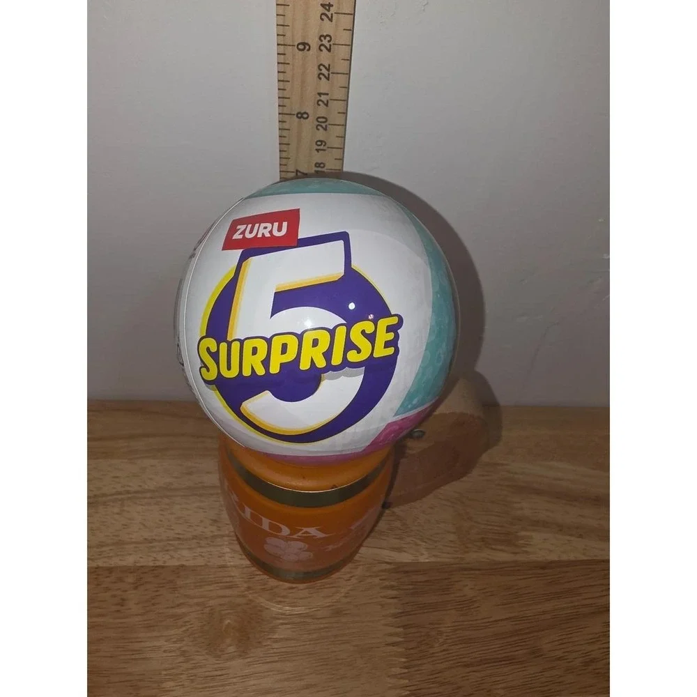 C ZURU 5 Surprise Gabby's Dollhouse Series 1 mystery capsule featuring character
